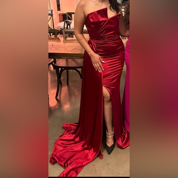 Elegant Strapless Gown w/ Sash - Ruby Red - Picture 3 of 4